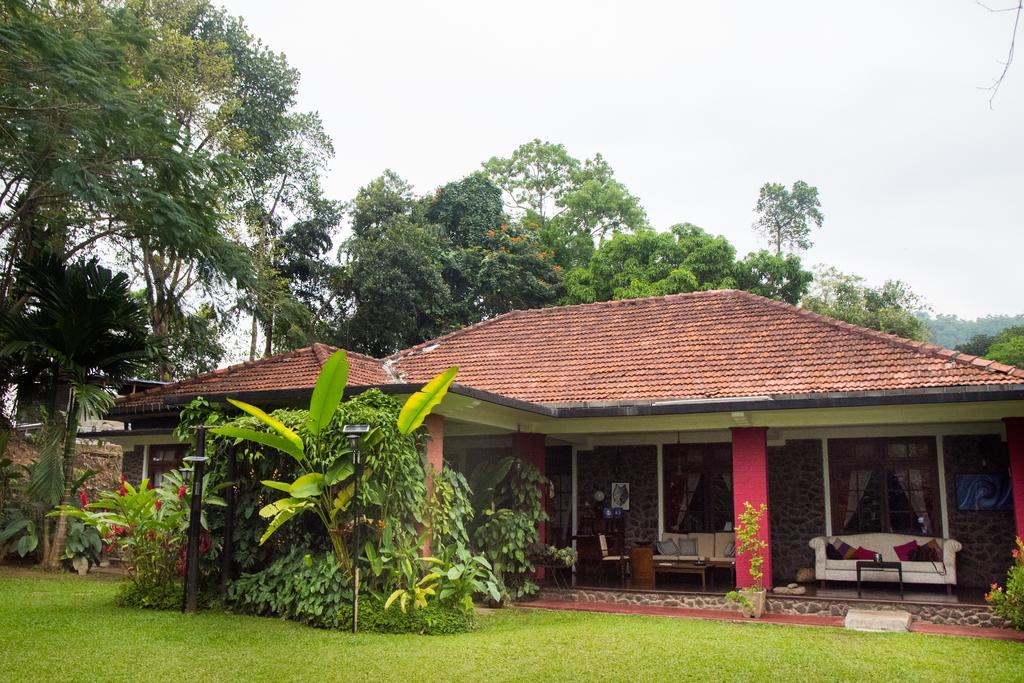 The Kandyan Manor By Bhathiya & Suzy Exterior photo